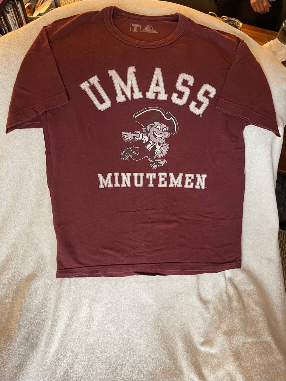 UMass Maroon Minutemen Short-Sleeve T-Shirt size small